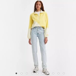 Levi’s 80s mom Jean light wash
